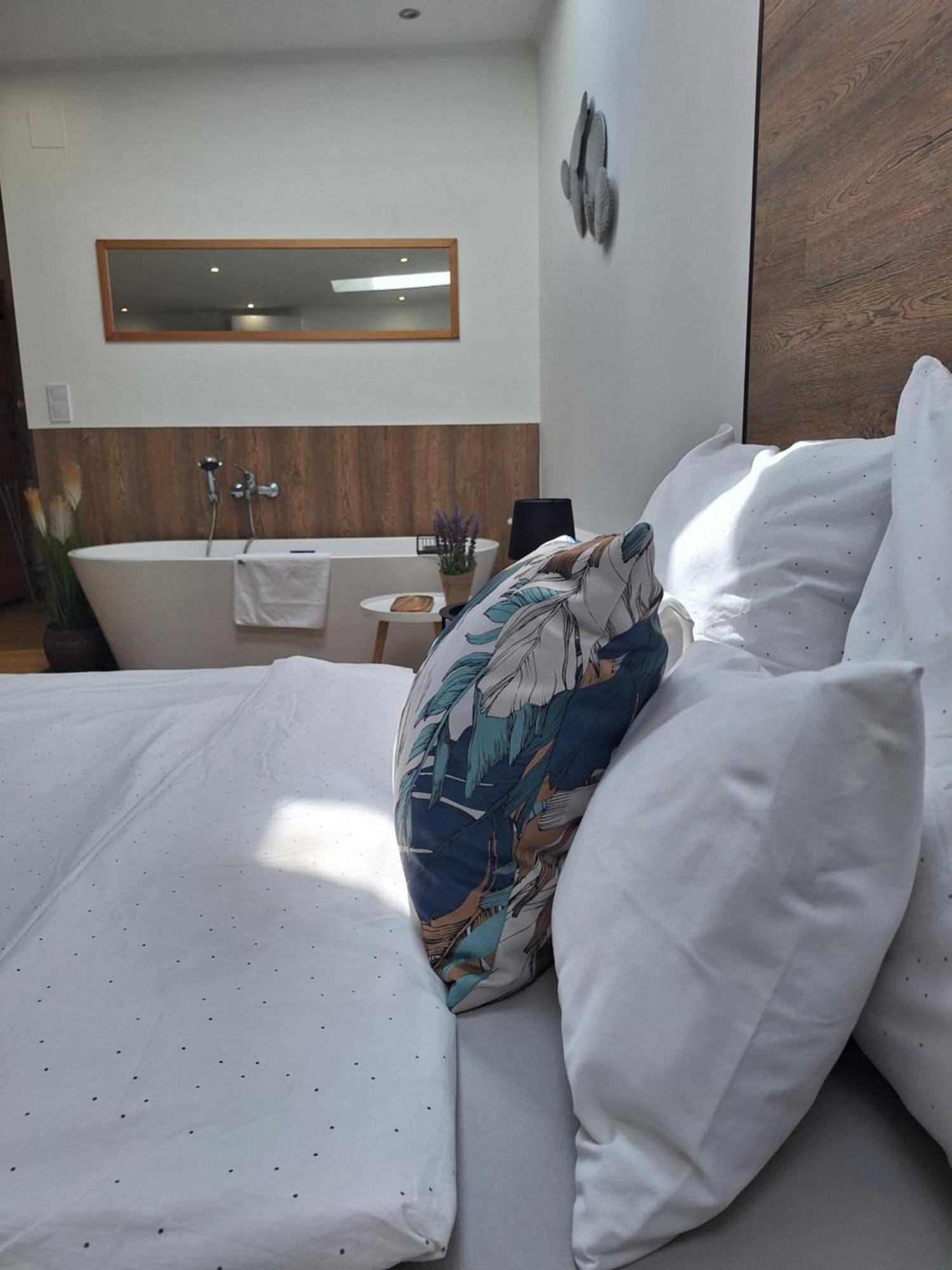 Varfal Apartman II Eger Pokój zdjęcie